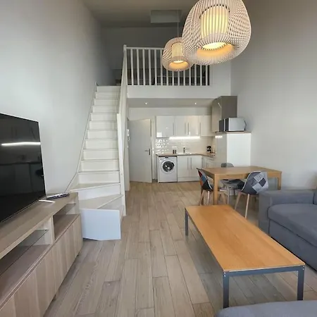 Duplex A Deux Pas Des Halles Appartamento Narbona