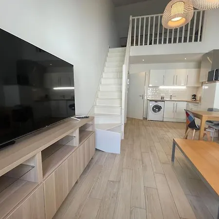 Duplex A Deux Pas Des Halles Appartamento *